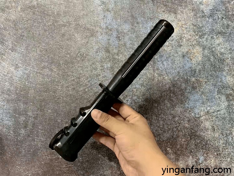 电击器